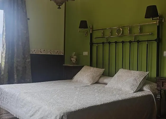 Rural 4 Estrellas Remanso Del Río Razón Hotel