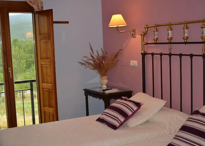 Rural 4 Estrellas Remanso Del Río Razón Hotel