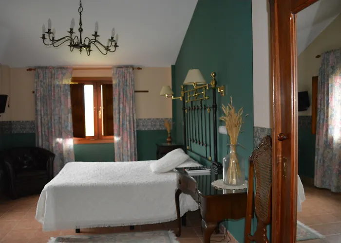 Rural 4 Estrellas Remanso Del Río Razón Hotel